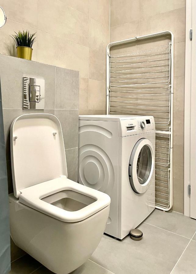 Great Apartment Братислава Екстериор снимка
